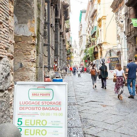 Vecchia Napoli - Tribunali Esterno foto