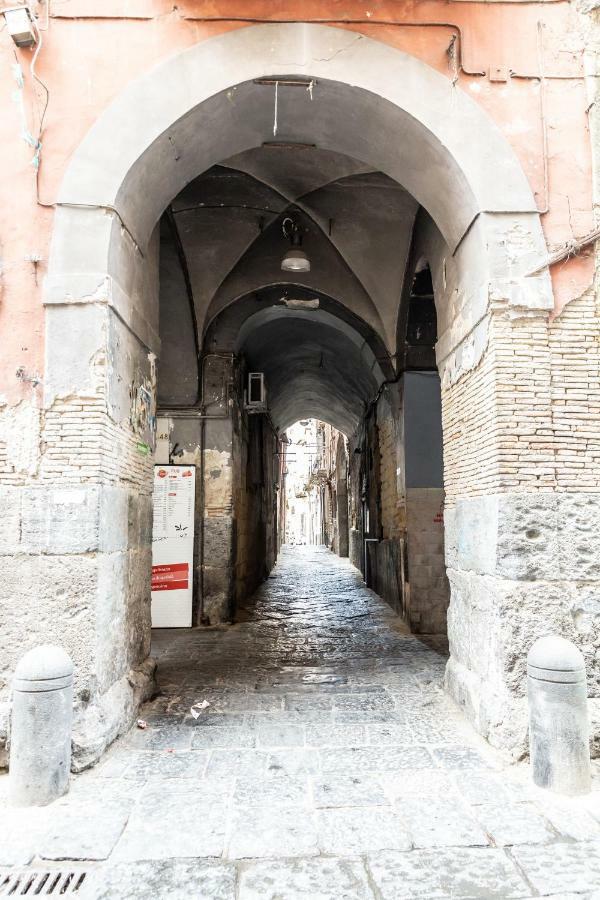 Vecchia Napoli - Tribunali Esterno foto